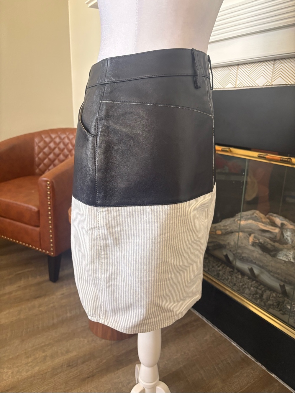 Rare Tommy Hilfiger sample lamb Leather and White Pinstripe Two-Tone Mini skirt - Picture 2 of 13
